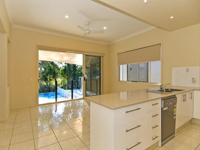 15 Pine Valley Drive, Robina QLD 4226