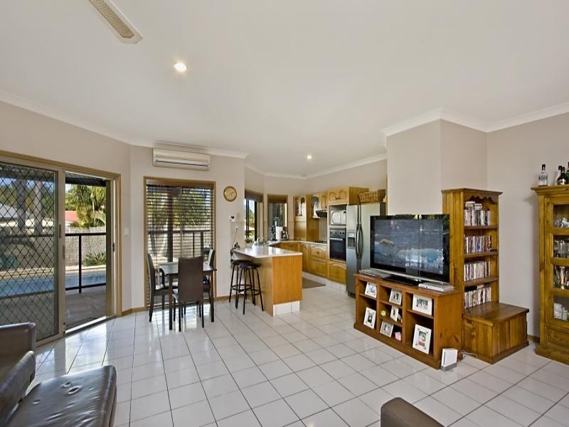 2 Rona Court, Merrimac QLD 4226