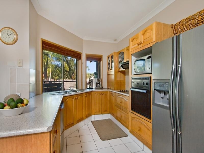 2 Rona Court, Merrimac QLD 4226