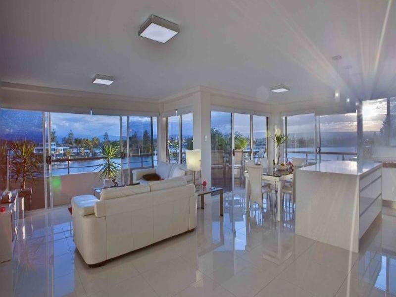 16/1 Peninsular Drive, Surfers Paradise QLD 4217