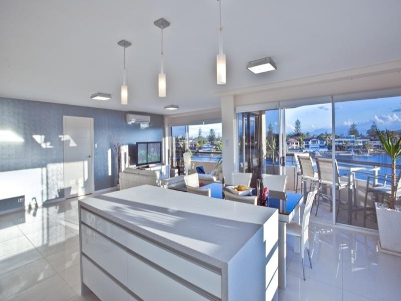 16/1 Peninsular Drive, Surfers Paradise QLD 4217