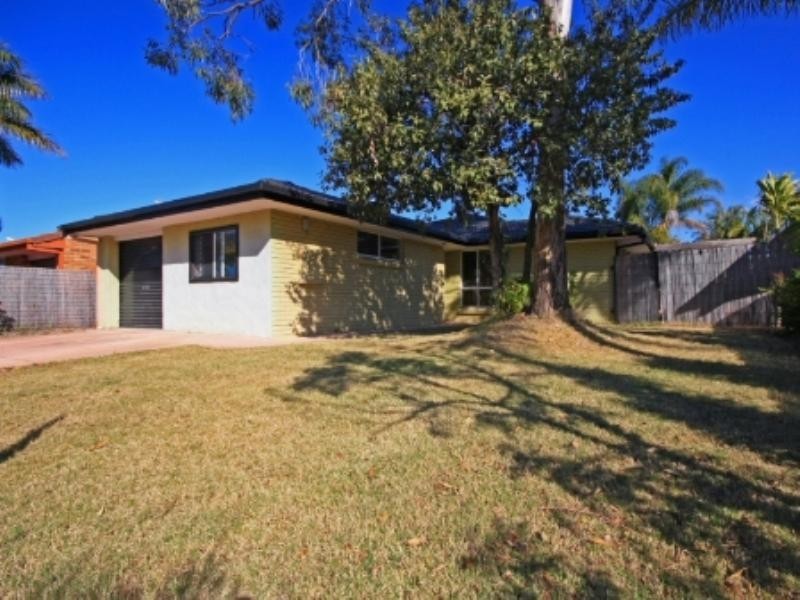 18 Cumberland Drive, Varsity Lakes QLD 4227