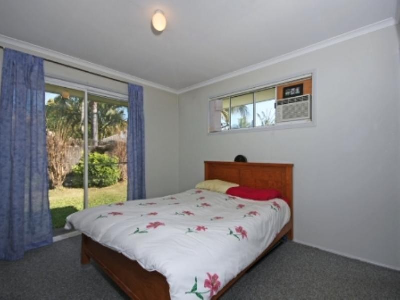 18 Cumberland Drive, Varsity Lakes QLD 4227