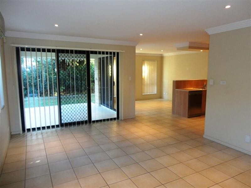 5 Scots Place, Robina QLD 4226