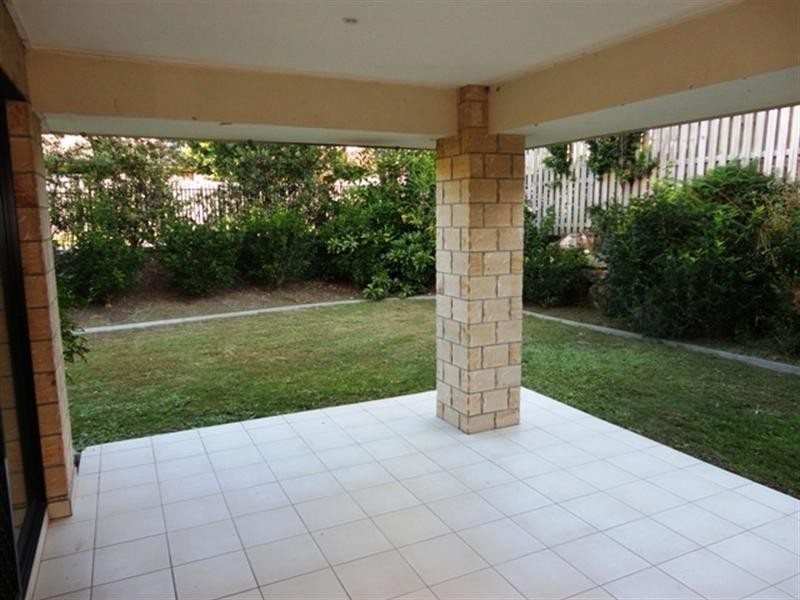 5 Scots Place, Robina QLD 4226