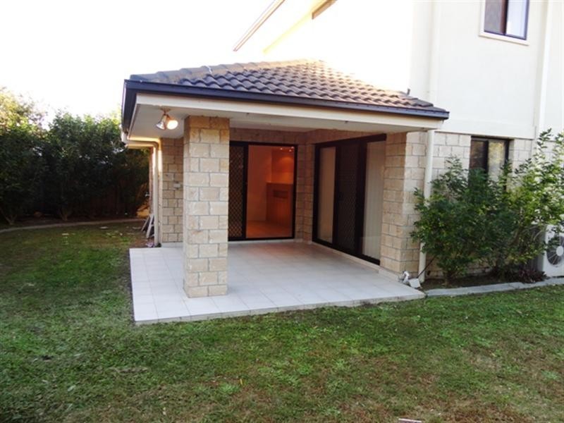 5 Scots Place, Robina QLD 4226