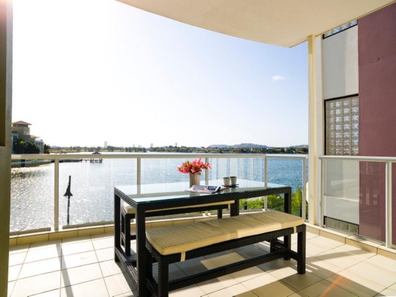 37 Watts Drive, Varsity Lakes QLD 4227