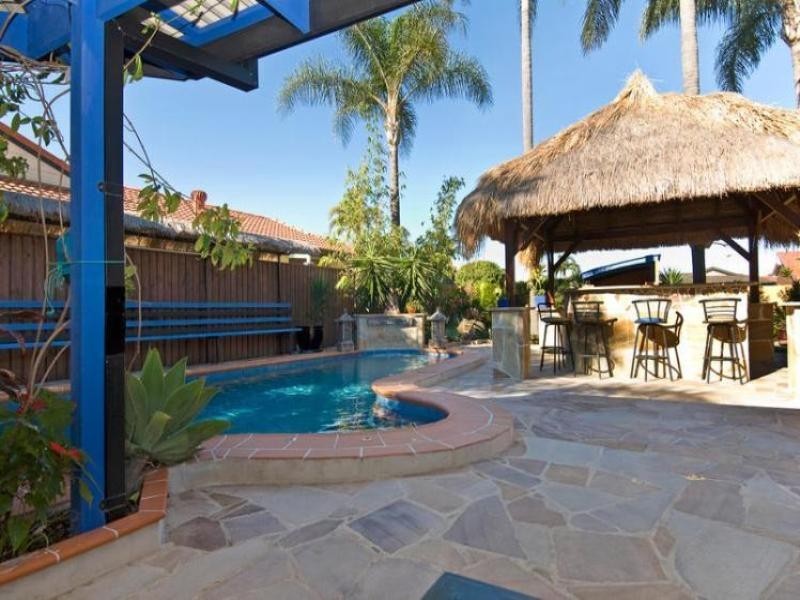 3 Rumrunner Street, Mermaid Waters QLD 4218