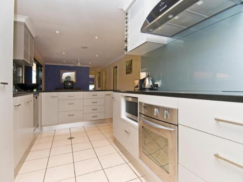 3 Rumrunner Street, Mermaid Waters QLD 4218