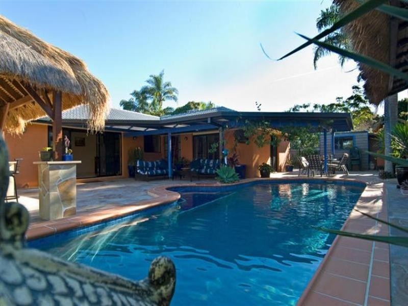 3 Rumrunner Street, Mermaid Waters QLD 4218