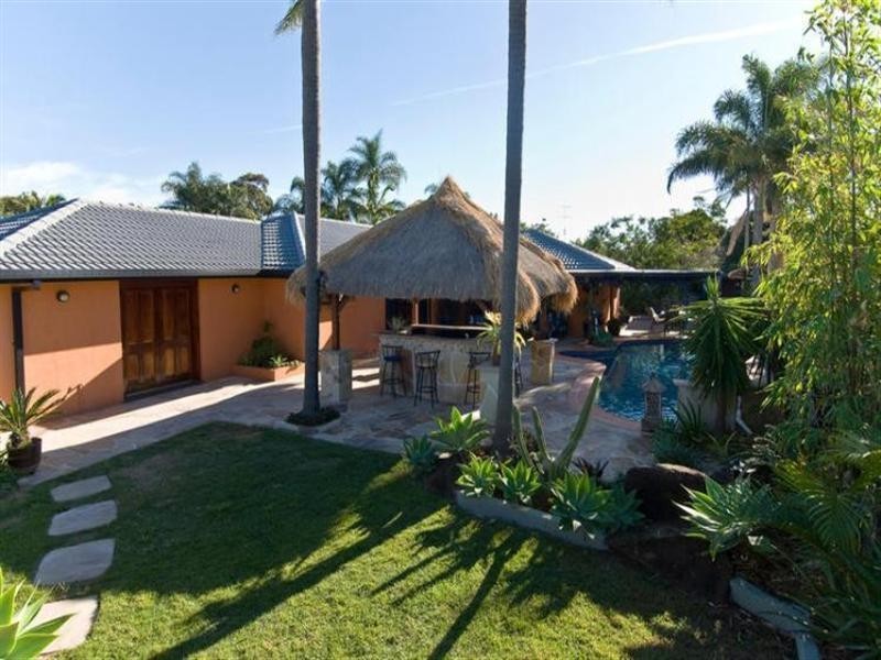 3 Rumrunner Street, Mermaid Waters QLD 4218