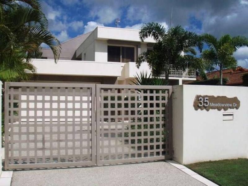 35 Meadowview Drive, Carrara QLD 4211