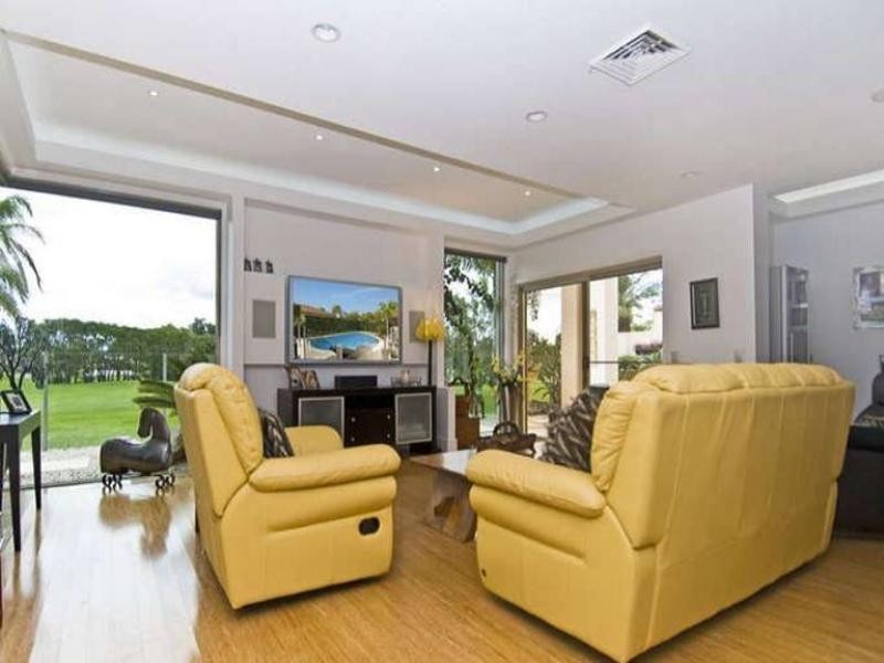 35 Meadowview Drive, Carrara QLD 4211