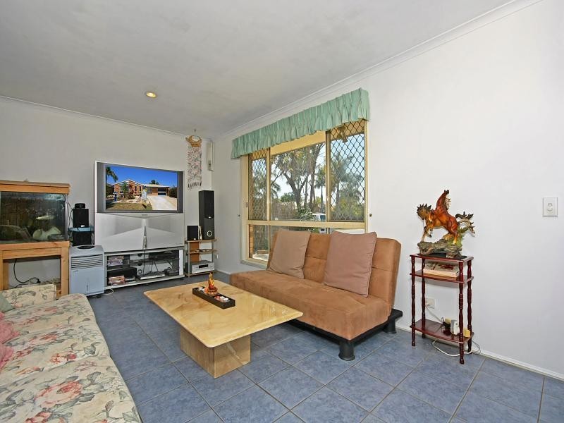 26 Cumberland Drive, Varsity Lakes QLD 4227