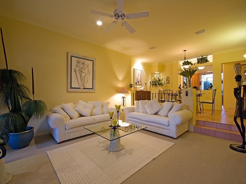 33 Martingale Circuit, Clear Island Waters QLD 4226