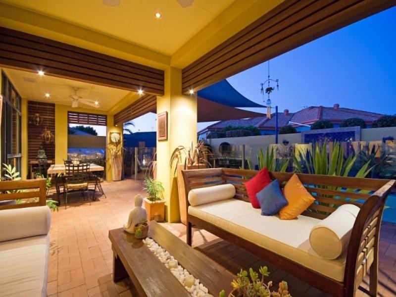 33 Martingale Circuit, Clear Island Waters QLD 4226