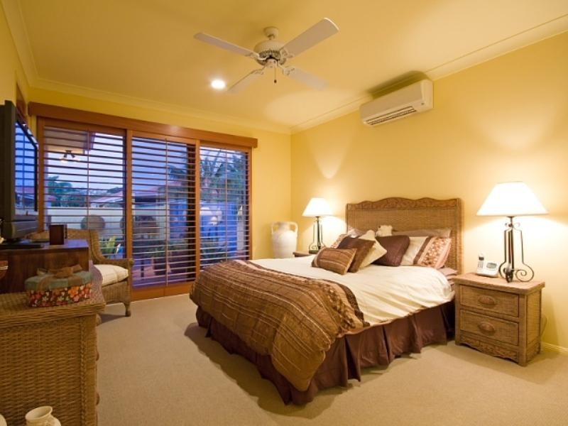 33 Martingale Circuit, Clear Island Waters QLD 4226