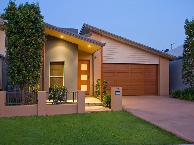 71 Azzurra Drive, Varsity Lakes QLD 4227