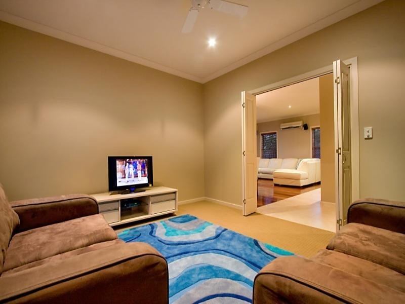 71 Azzurra Drive, Varsity Lakes QLD 4227