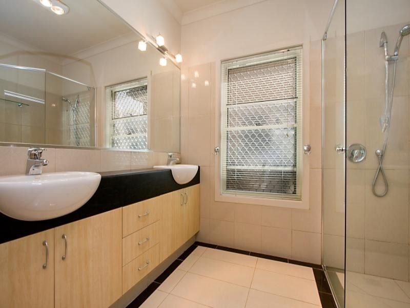 71 Azzurra Drive, Varsity Lakes QLD 4227