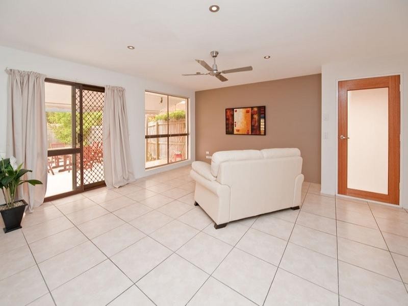 7/3 Duet Drive, Mermaid Waters QLD 4218