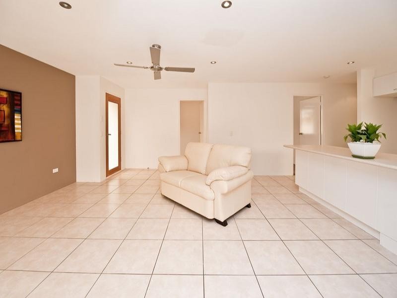 7/3 Duet Drive, Mermaid Waters QLD 4218