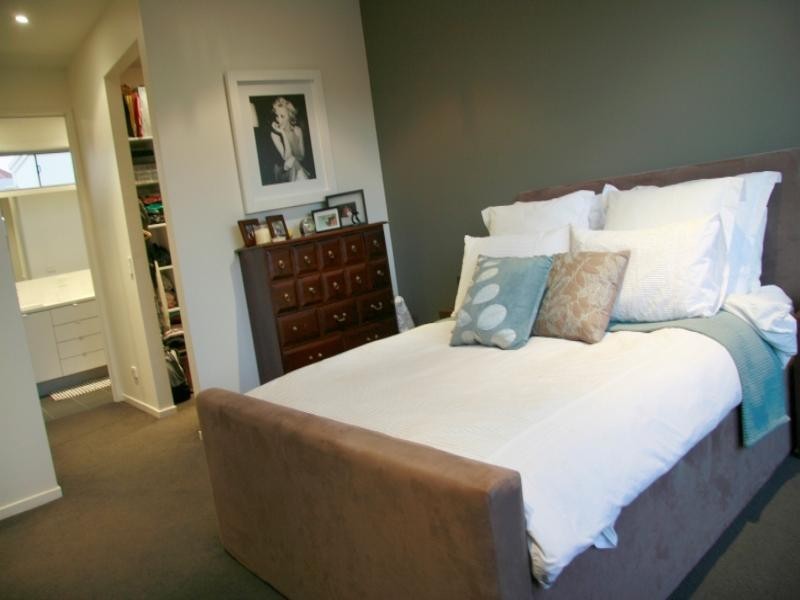 40 Watts Drive, Varsity Lakes QLD 4227