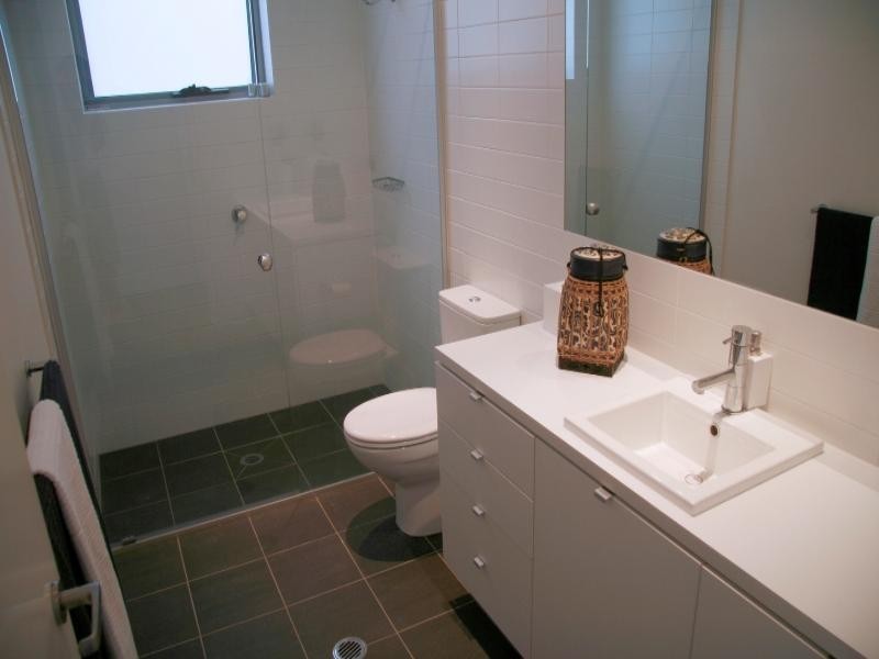 40 Watts Drive, Varsity Lakes QLD 4227