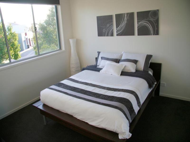 40 Watts Drive, Varsity Lakes QLD 4227