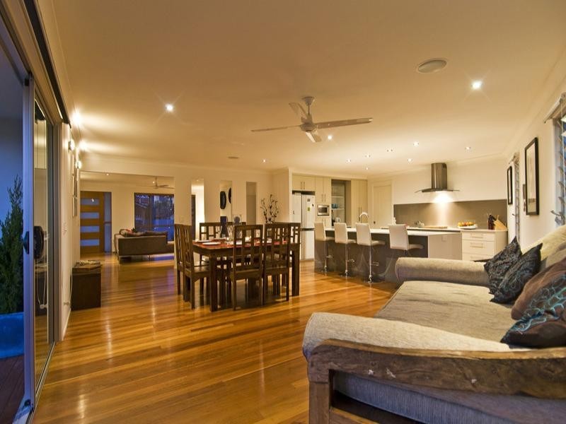 28 Mountain View Avenue, Burleigh Waters QLD 4220