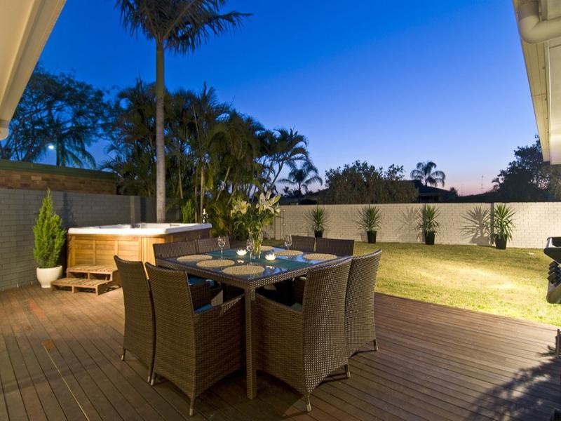 28 Mountain View Avenue, Burleigh Waters QLD 4220