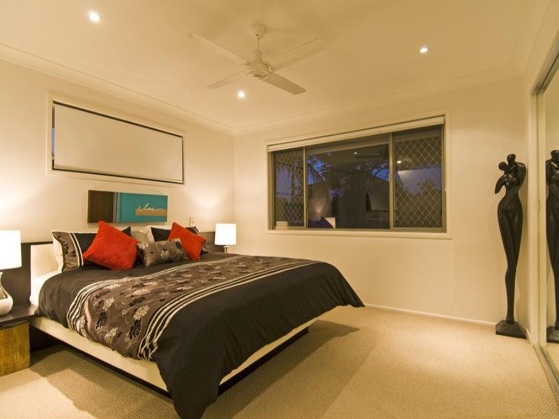 28 Mountain View Avenue, Burleigh Waters QLD 4220