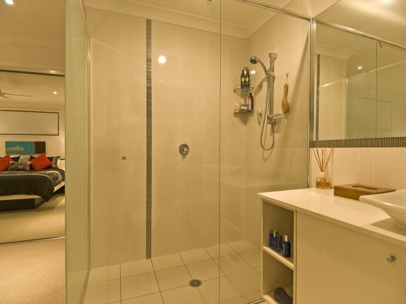 28 Mountain View Avenue, Burleigh Waters QLD 4220