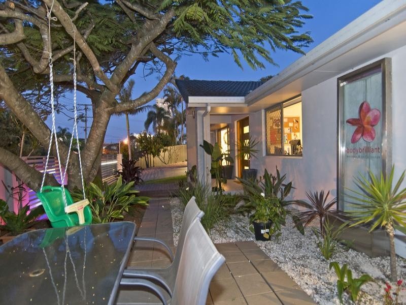 28 Mountain View Avenue, Burleigh Waters QLD 4220