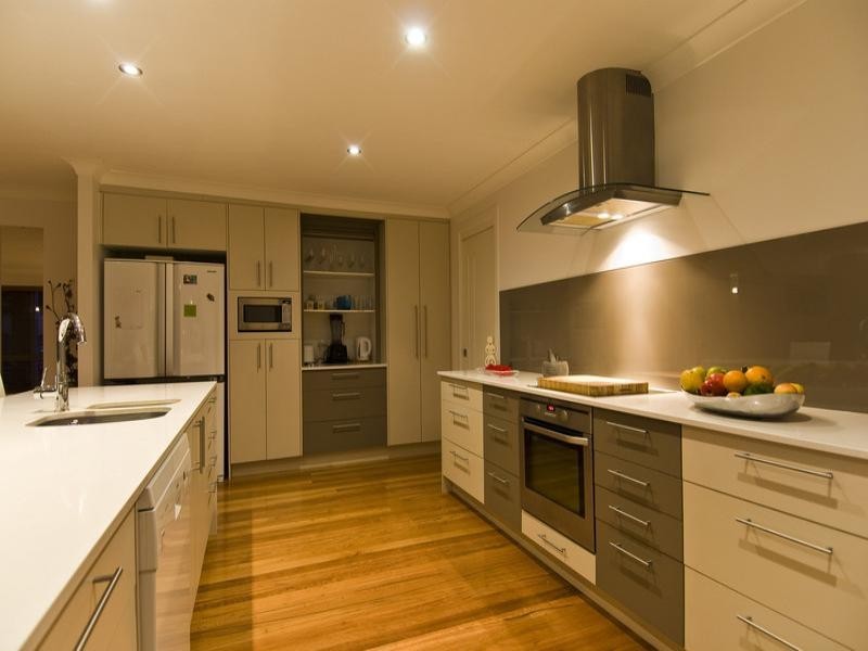 28 Mountain View Avenue, Burleigh Waters QLD 4220