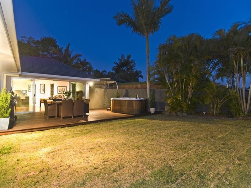 28 Mountain View Avenue, Burleigh Waters QLD 4220