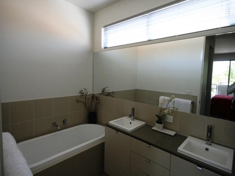 28 Watts Drive, Varsity Lakes QLD 4227