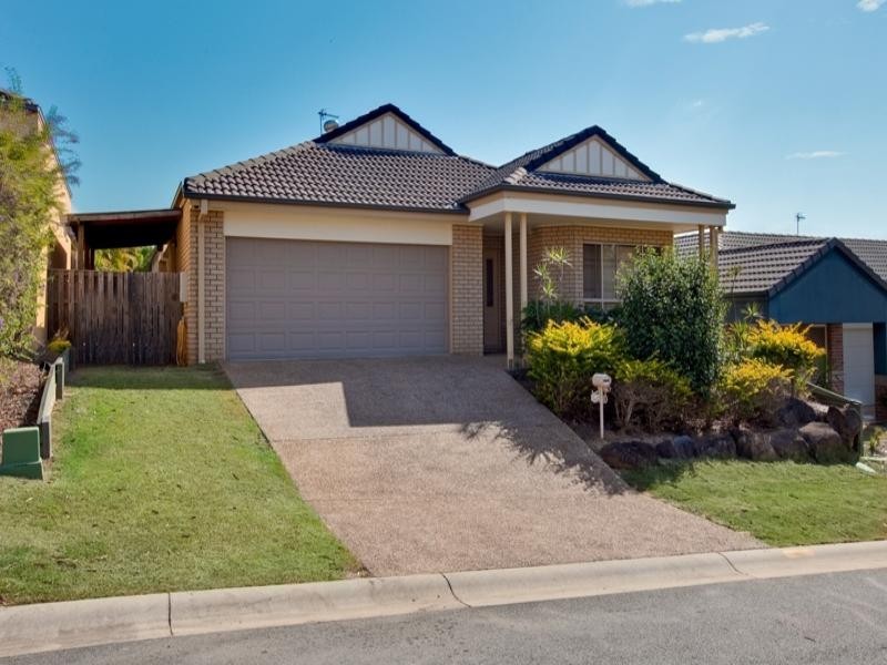 10 Vinson Drive, Varsity Lakes QLD 4227