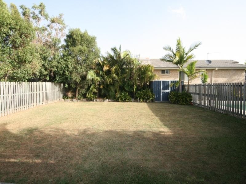 33 Merrilaine Crescent, Merrimac QLD 4226