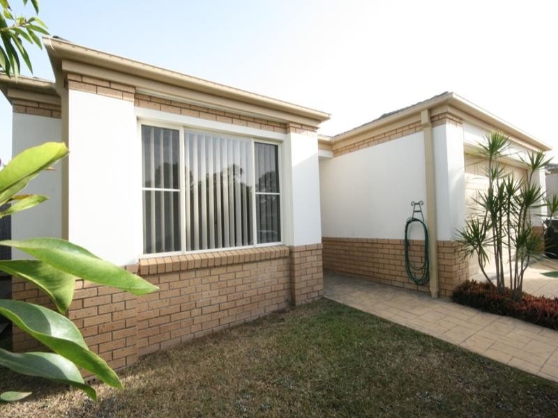 33 Merrilaine Crescent, Merrimac QLD 4226