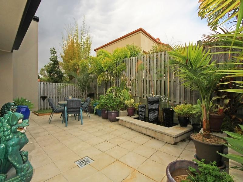 2/12 Gammon Drive, Varsity Lakes QLD 4227