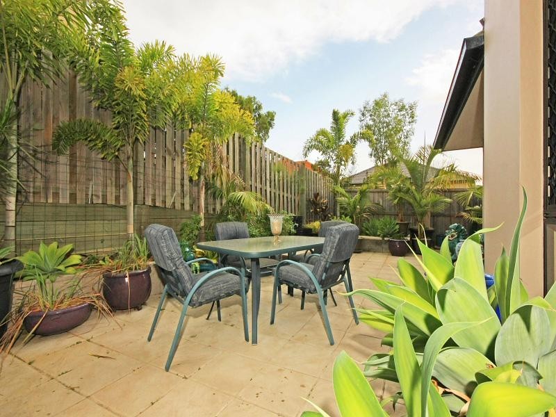 2/12 Gammon Drive, Varsity Lakes QLD 4227