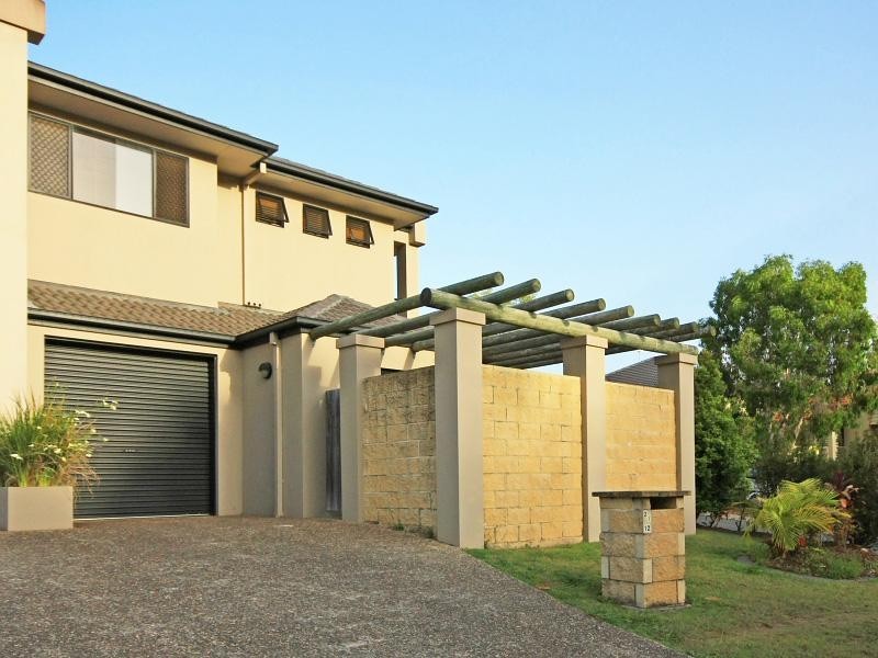 2/12 Gammon Drive, Varsity Lakes QLD 4227