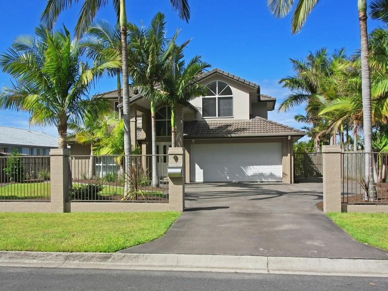 9 Placid Court, Varsity Lakes QLD 4227