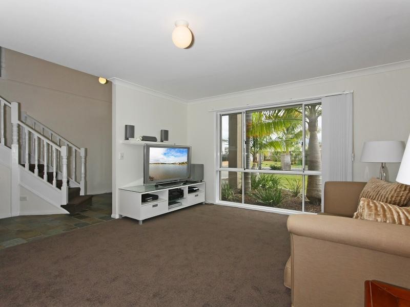 9 Placid Court, Varsity Lakes QLD 4227