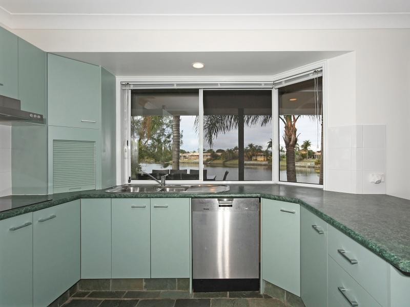 9 Placid Court, Varsity Lakes QLD 4227