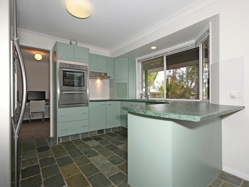 9 Placid Court, Varsity Lakes QLD 4227