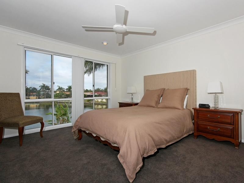 9 Placid Court, Varsity Lakes QLD 4227