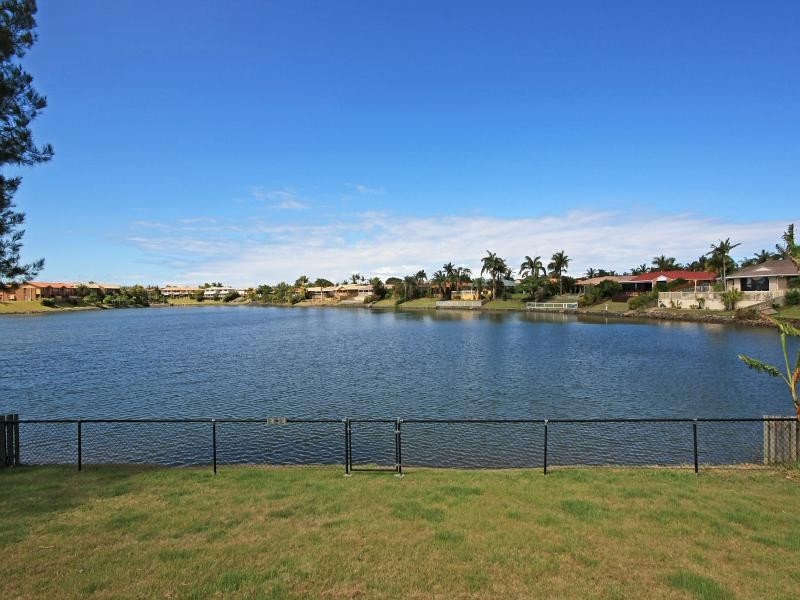 9 Placid Court, Varsity Lakes QLD 4227