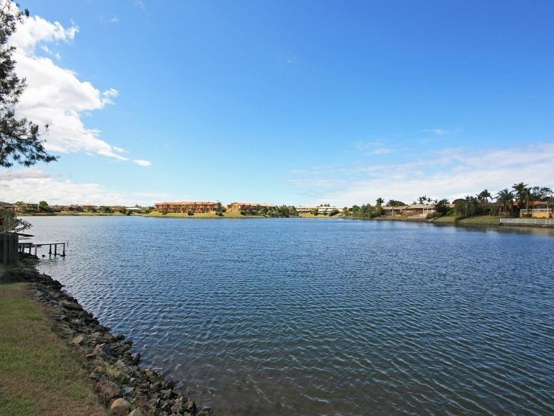 9 Placid Court, Varsity Lakes QLD 4227